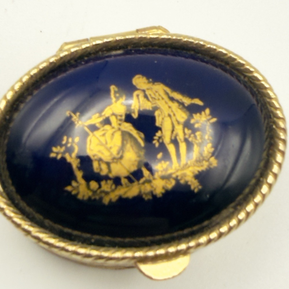 Trinket Pill Box Cobalt Blue Fragonard Courting Couple Gold Tone Oval Hinged - Picture 4 of 11
